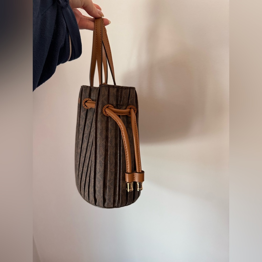 Michael Kors Willa Extra-Small Pleated Logo Tote Bag - Picture 11 of 12
